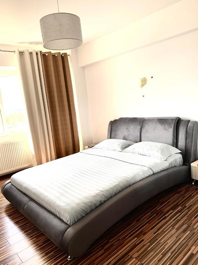 Sunny Central Apartments Сучава Екстер'єр фото