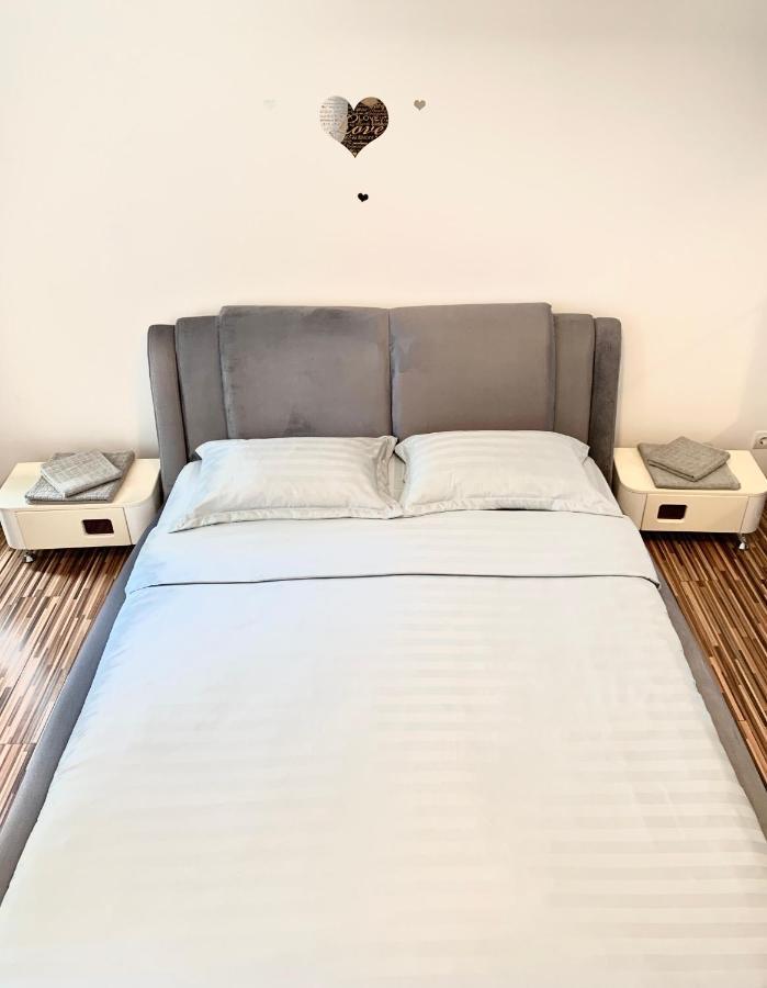 Sunny Central Apartments Сучава Екстер'єр фото