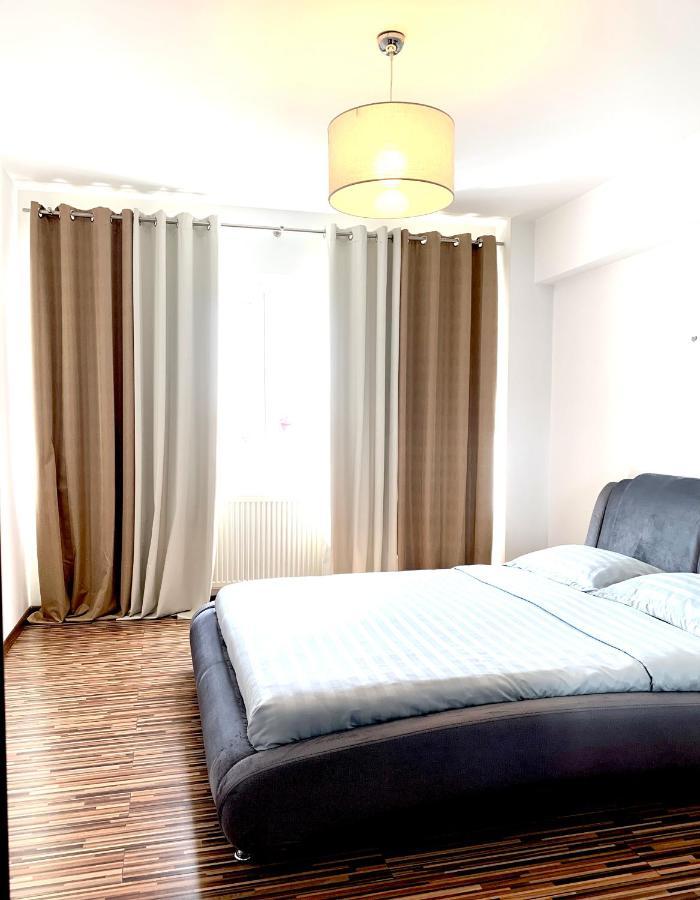 Sunny Central Apartments Сучава Екстер'єр фото